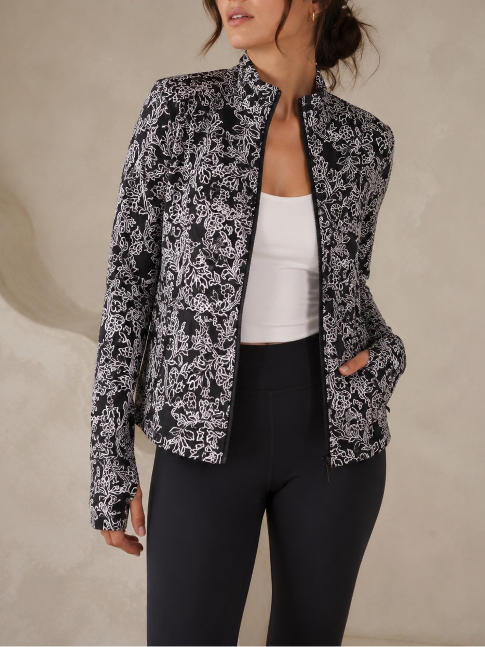 Tommy Bahama Everyday Active L Black White Floral Zip Jacket Thumbholes UPF